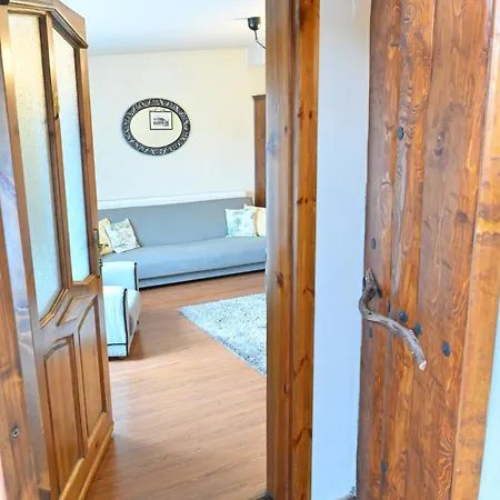 בית הארחה Klecherova House בנסקו