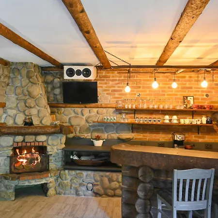 בית הארחה Klecherova House בנסקו