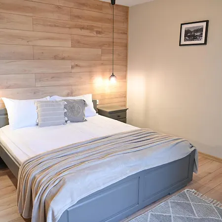 Klecherova House 2* בנסקו