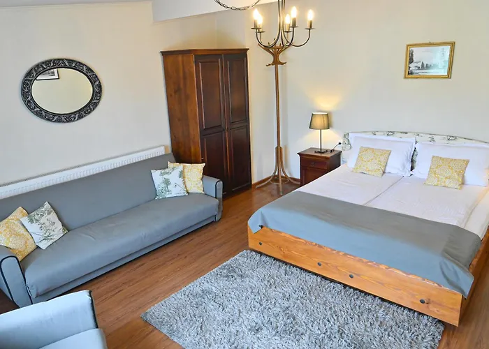 Guest house Klecherova House 2*